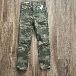 Brand New Gap Camo pants
